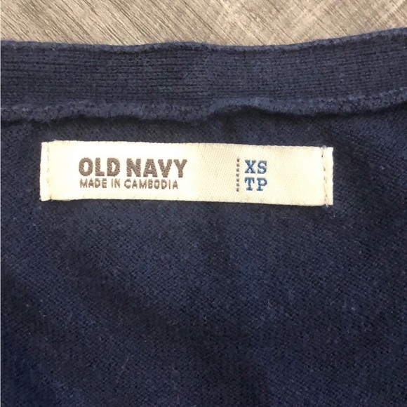 🍀3 for $6 tops🍀 Old navy xsmall cardigan - Picture 2 of 2